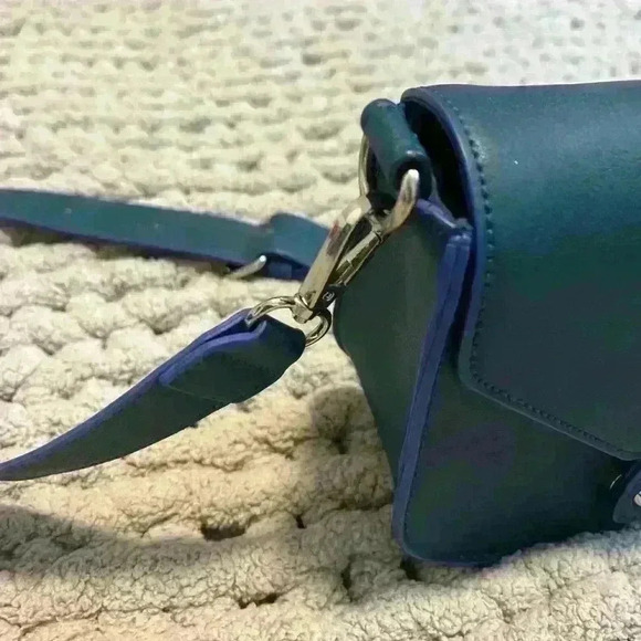 Blue Saddle Crossbody Bag - Picture 3 of 6